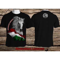 Ló magyar zászlóval férfi rövid ujjú póló