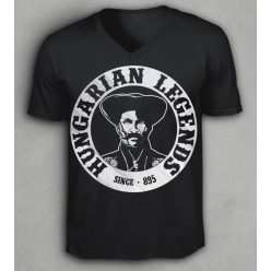 Magyar betyár mintás férfi v-nyakú póló