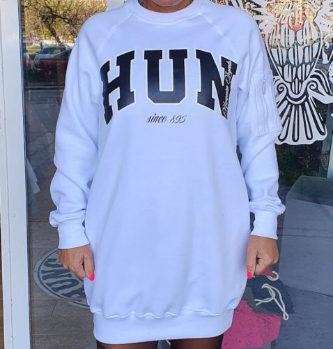 HUN feliratos női hosszított pulóver