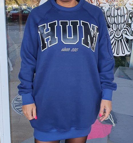 HUN feliratos női hosszított pulóver