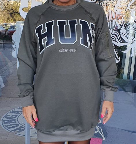 HUN feliratos női hosszított pulóver