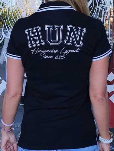 Magyar címeres, hímzett női galléros póló