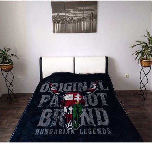 Koponyás marha - TRIKOLOR pléd - Hungarian Legends