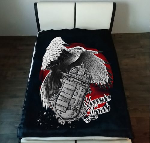 Sólyom címerrel mintás pléd - Hungarian Legends