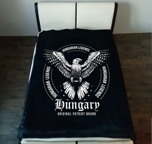 Sólyom 2022 mintás pléd - Hungarian Legends